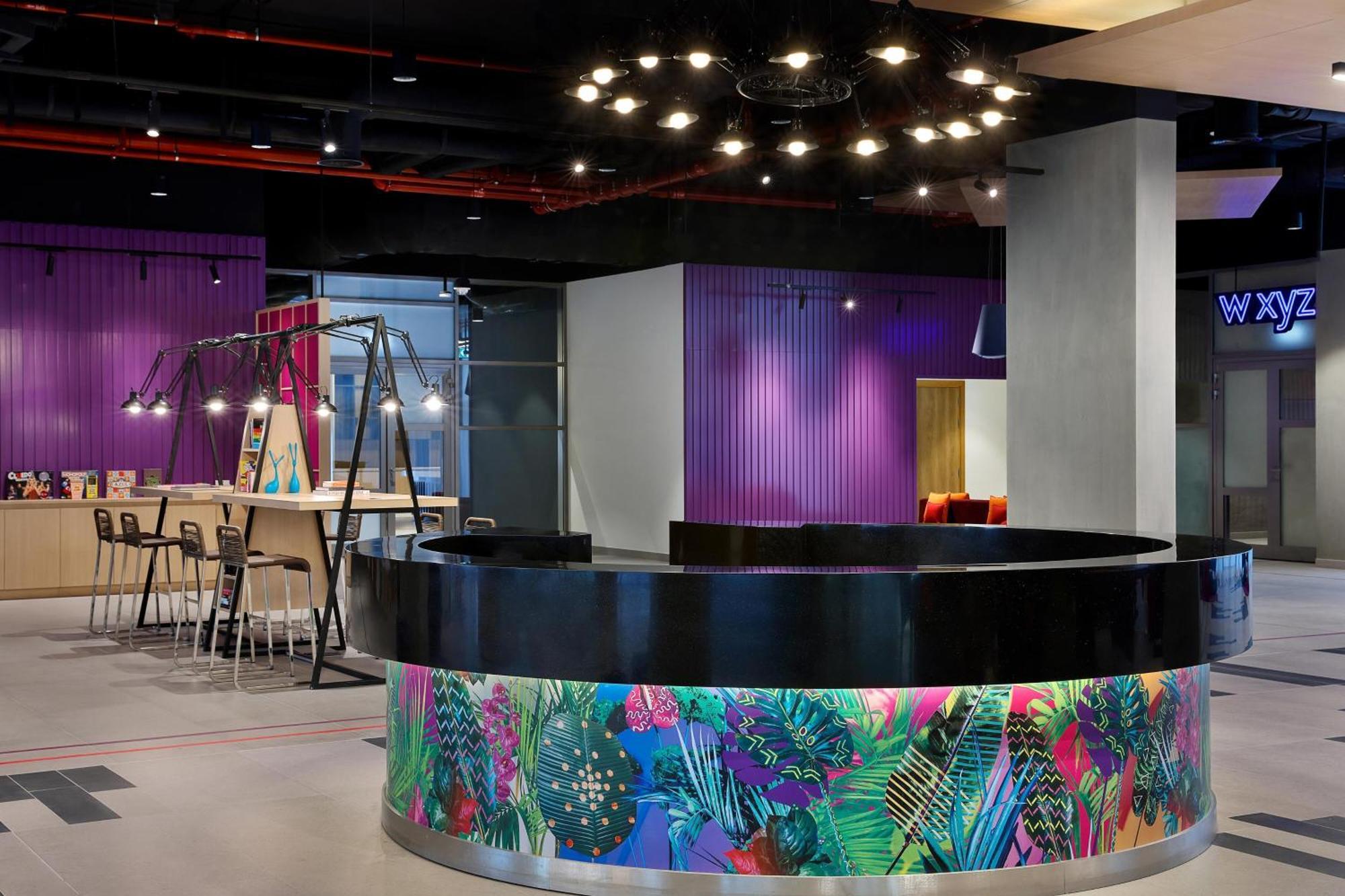 ホテル Aloft Dubai Airport エクステリア 写真